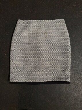 BLACK AND WHITE TWEED PENCIL SKIRT